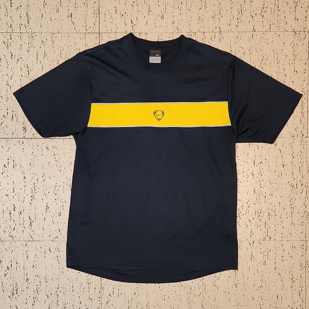 Nike Center Swoosh Embroidered Logo Oversized Activewear T Shirt Vintage Y2K